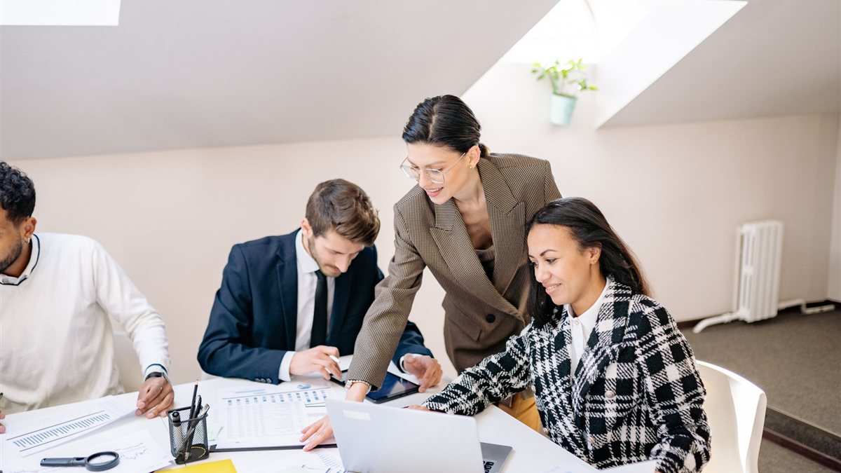 Decision guide matching team needs to the right Hotjar alternative